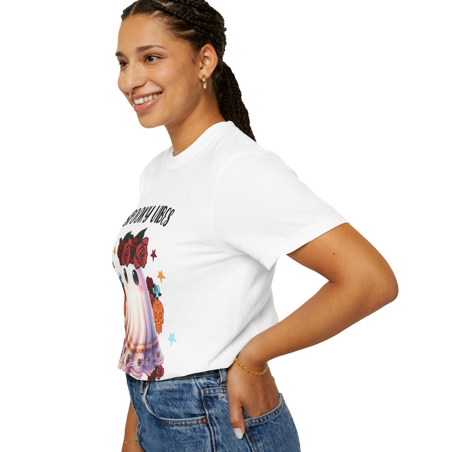 Short sleeve "ESPOOKY VIBES" comfort color t-shirt.