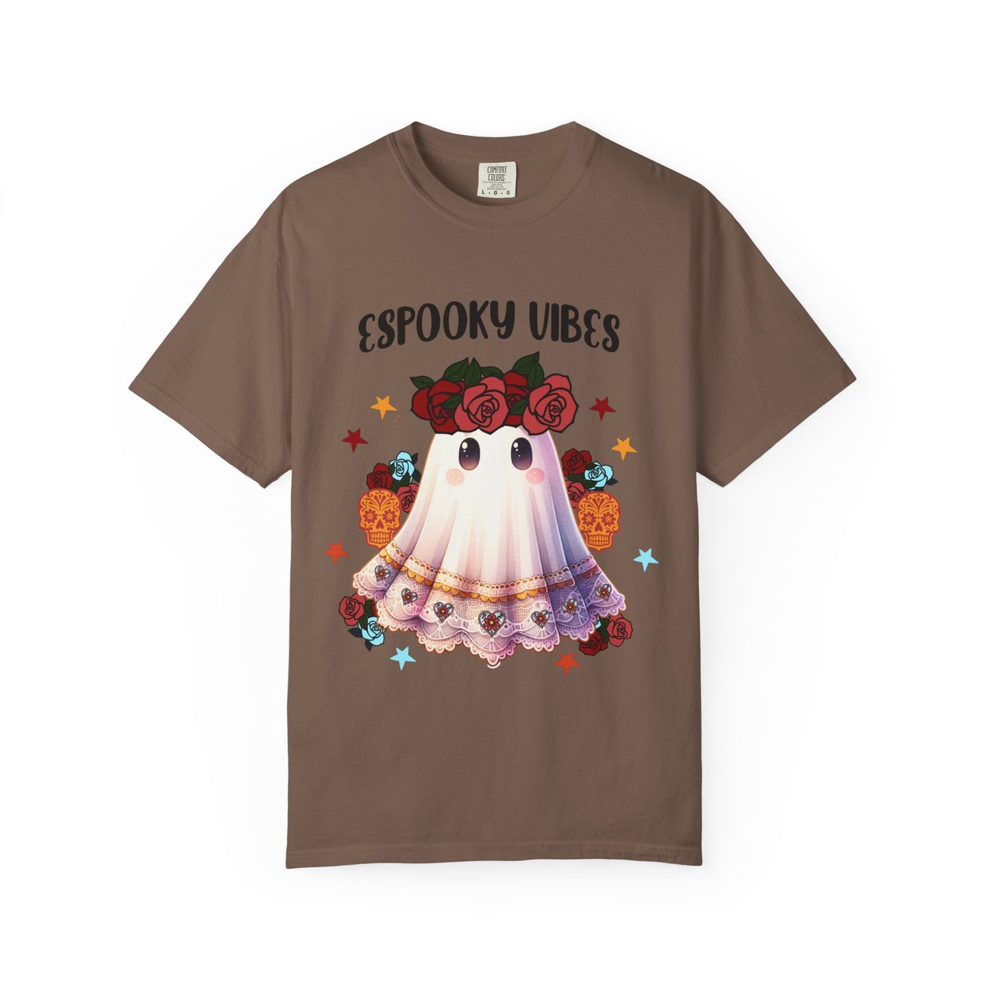 Short sleeve "ESPOOKY VIBES" comfort color t-shirt.